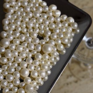 Candle with pearls